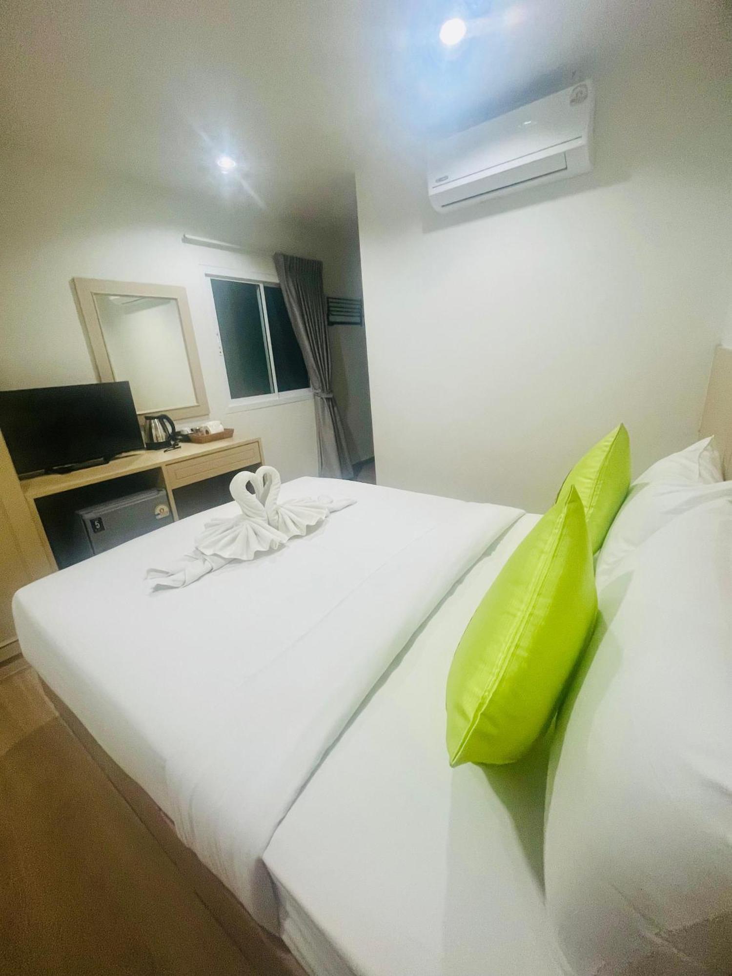 28 Boutique Hotel Patong Exteriör bild