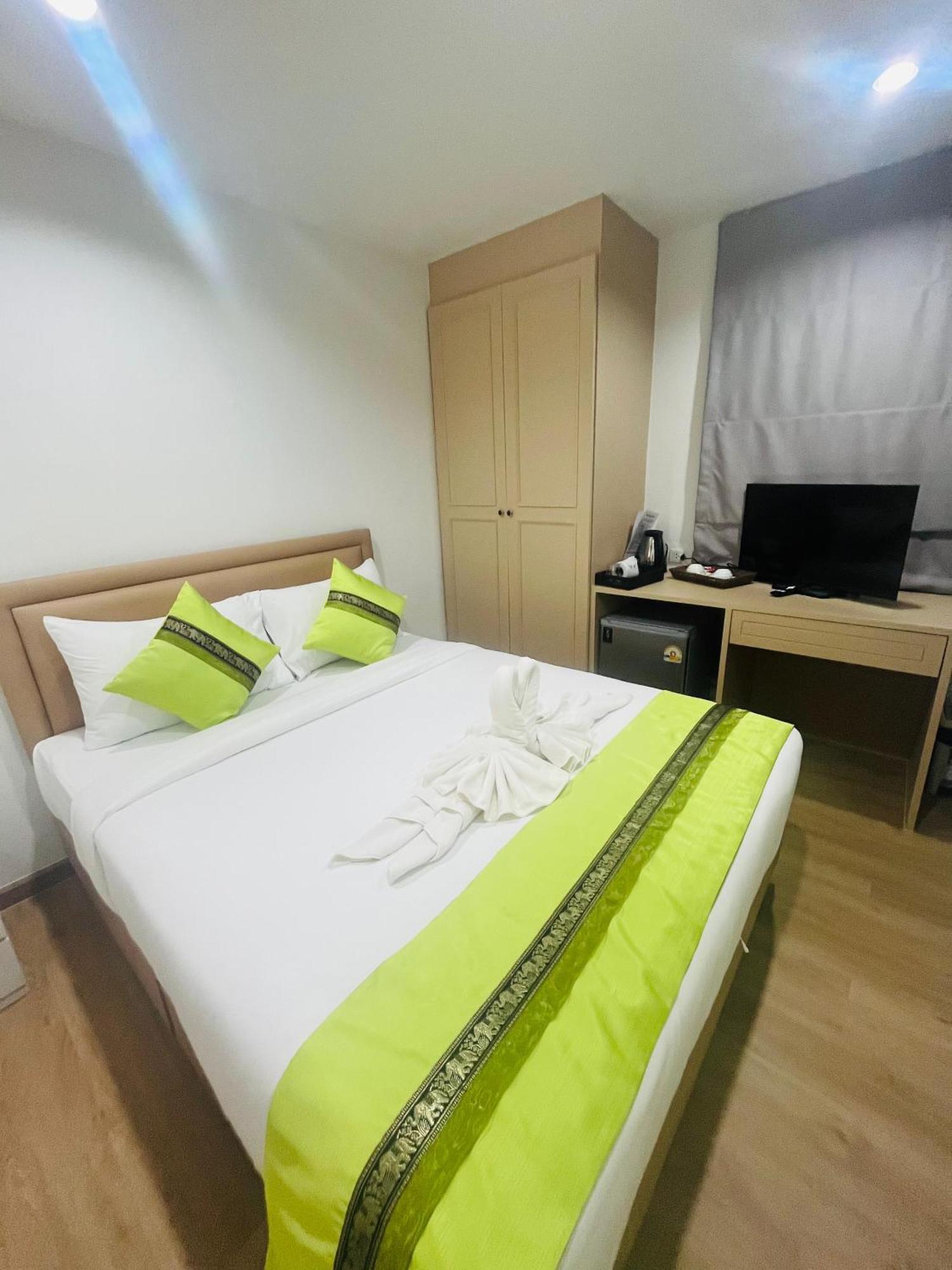 28 Boutique Hotel Patong Rum bild